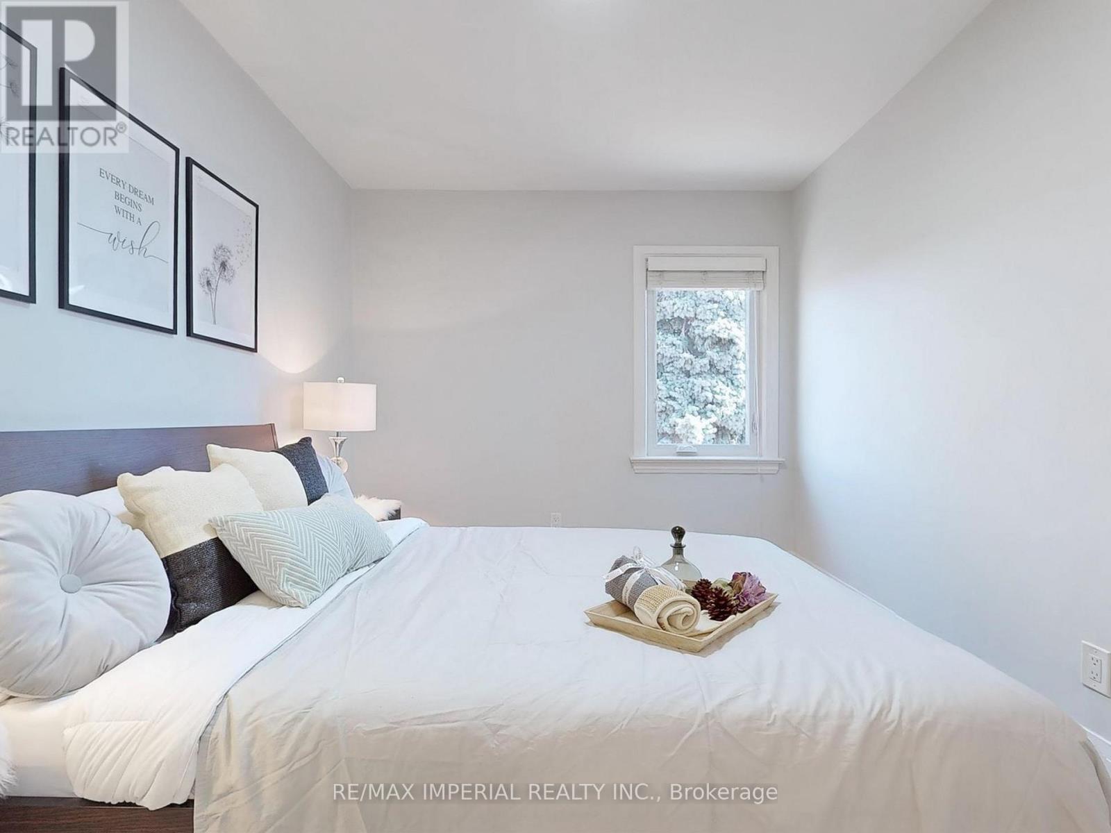 Photo 19 of 9 Lesmount Avenue, Toronto ON