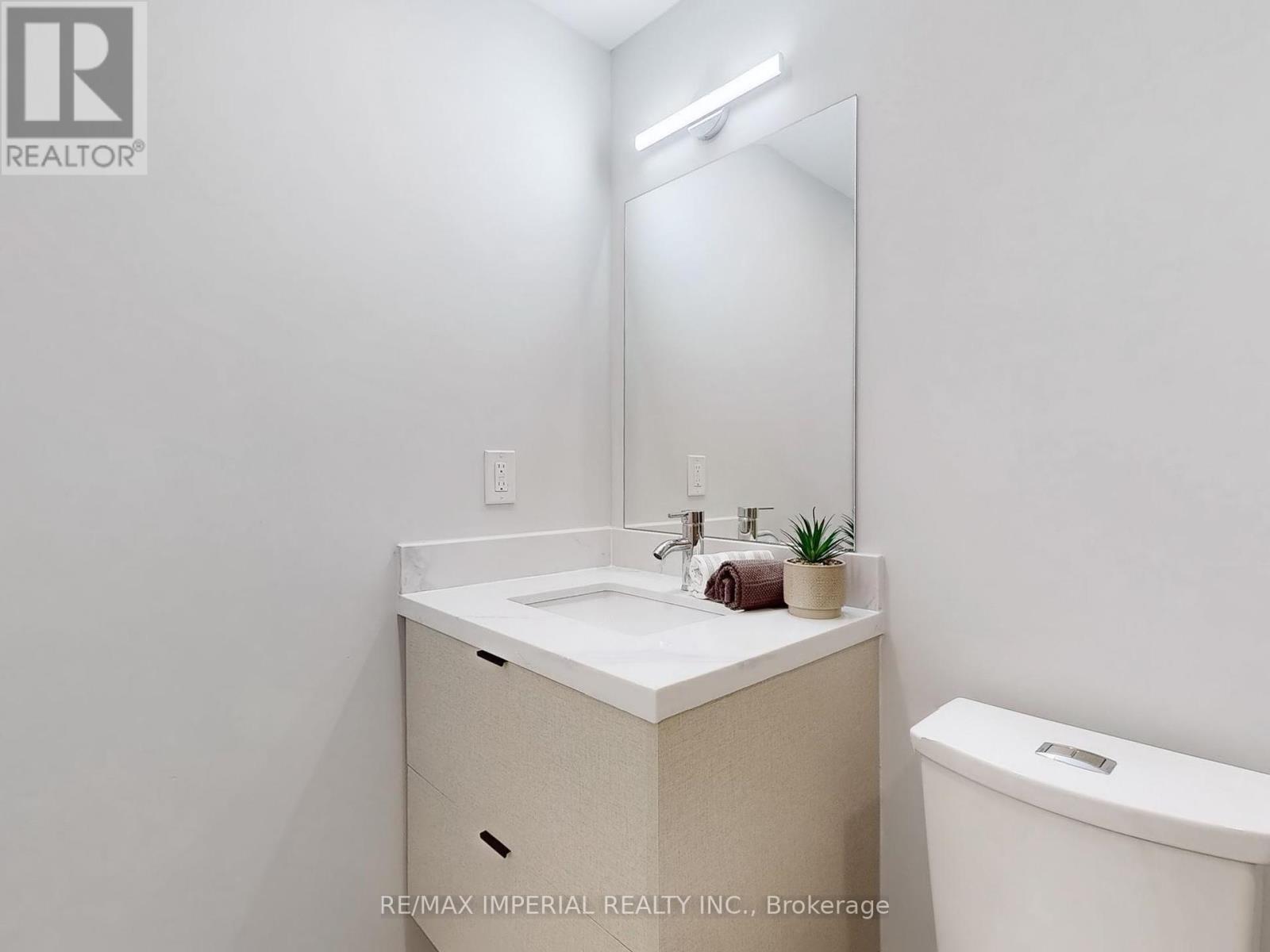 Photo 22 of 9 Lesmount Avenue, Toronto ON