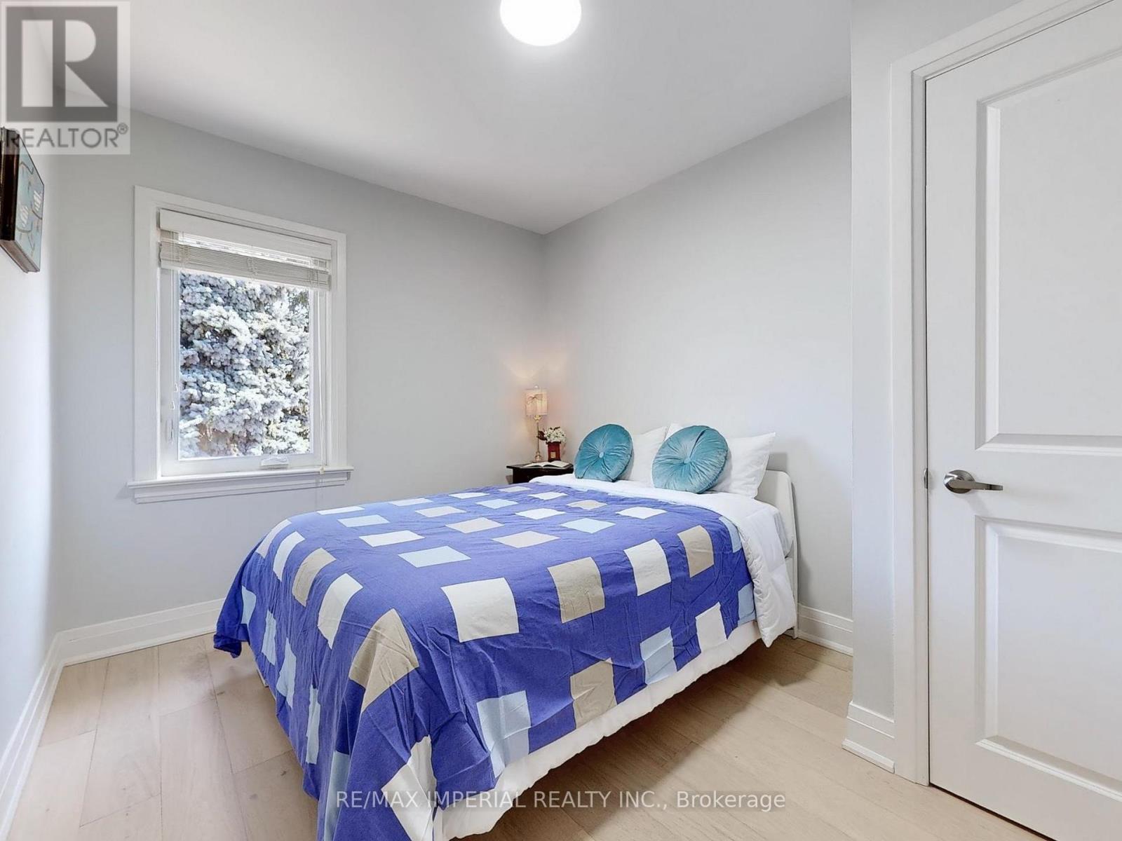 Photo 23 of 9 Lesmount Avenue, Toronto ON