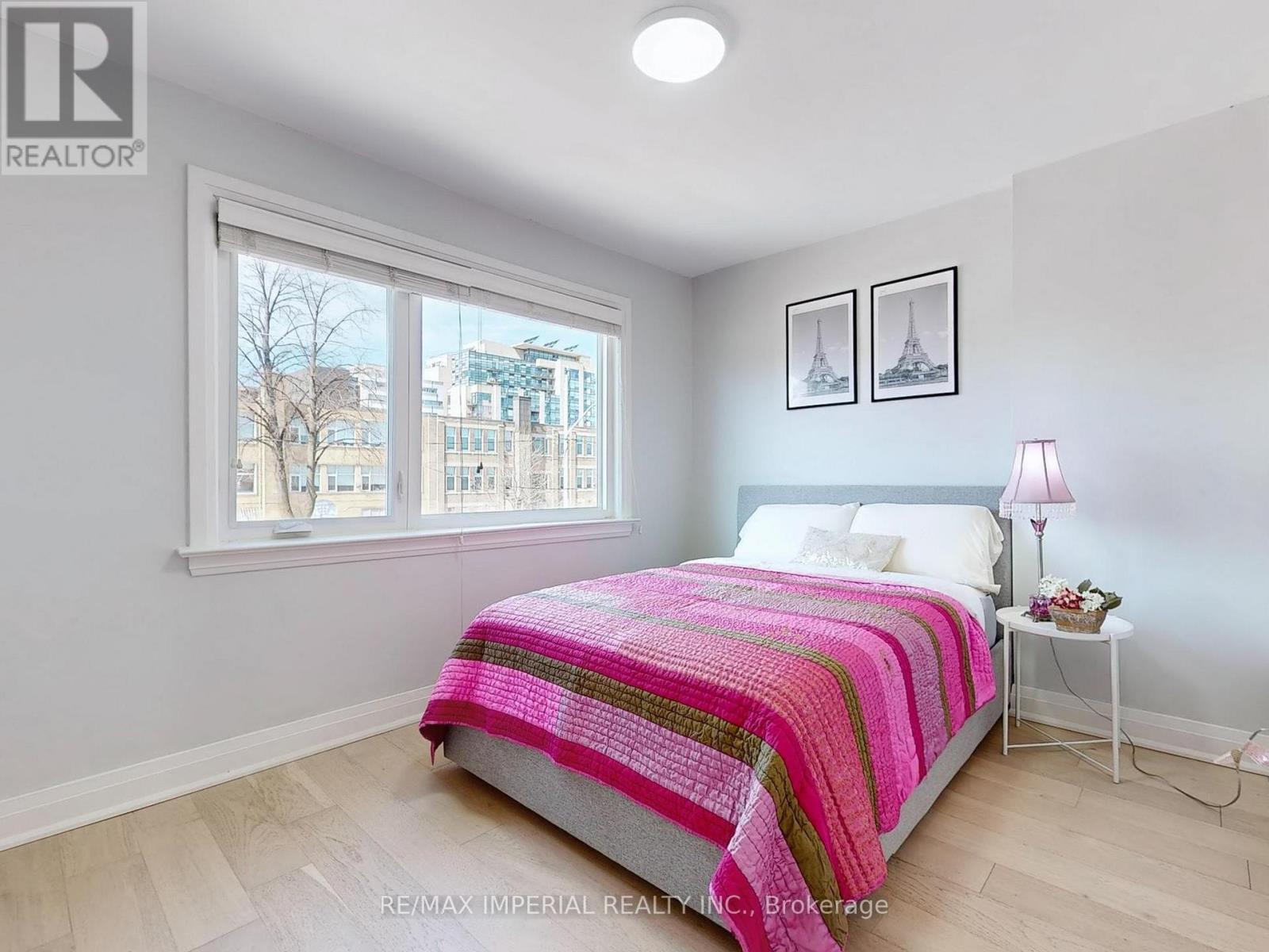 Photo 25 of 9 Lesmount Avenue, Toronto ON