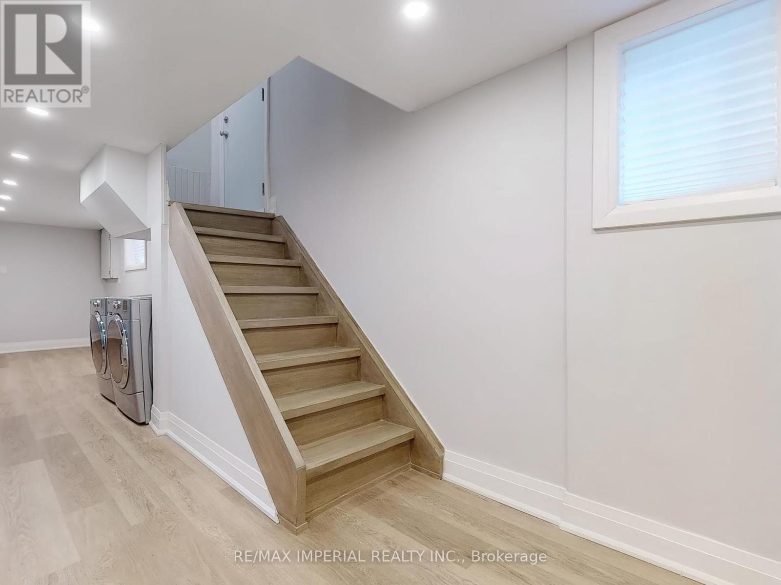 Photo 30 of 9 Lesmount Avenue, Toronto ON
