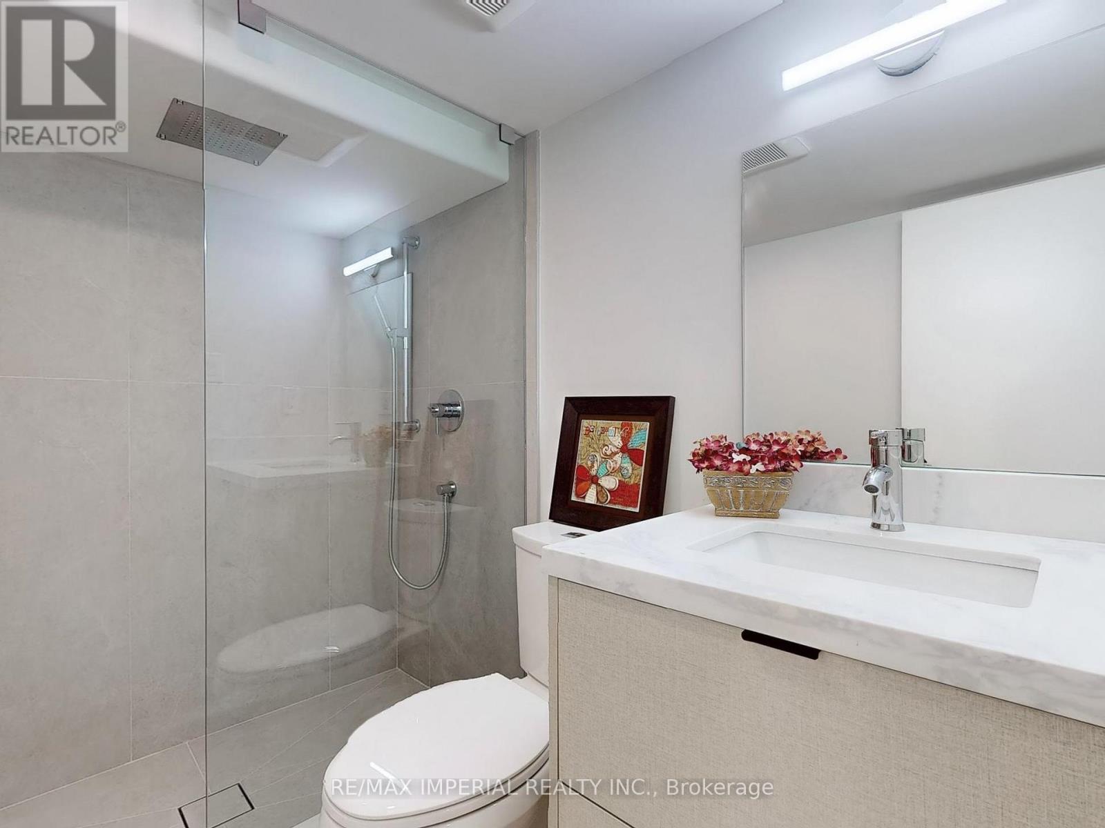 Photo 35 of 9 Lesmount Avenue, Toronto ON