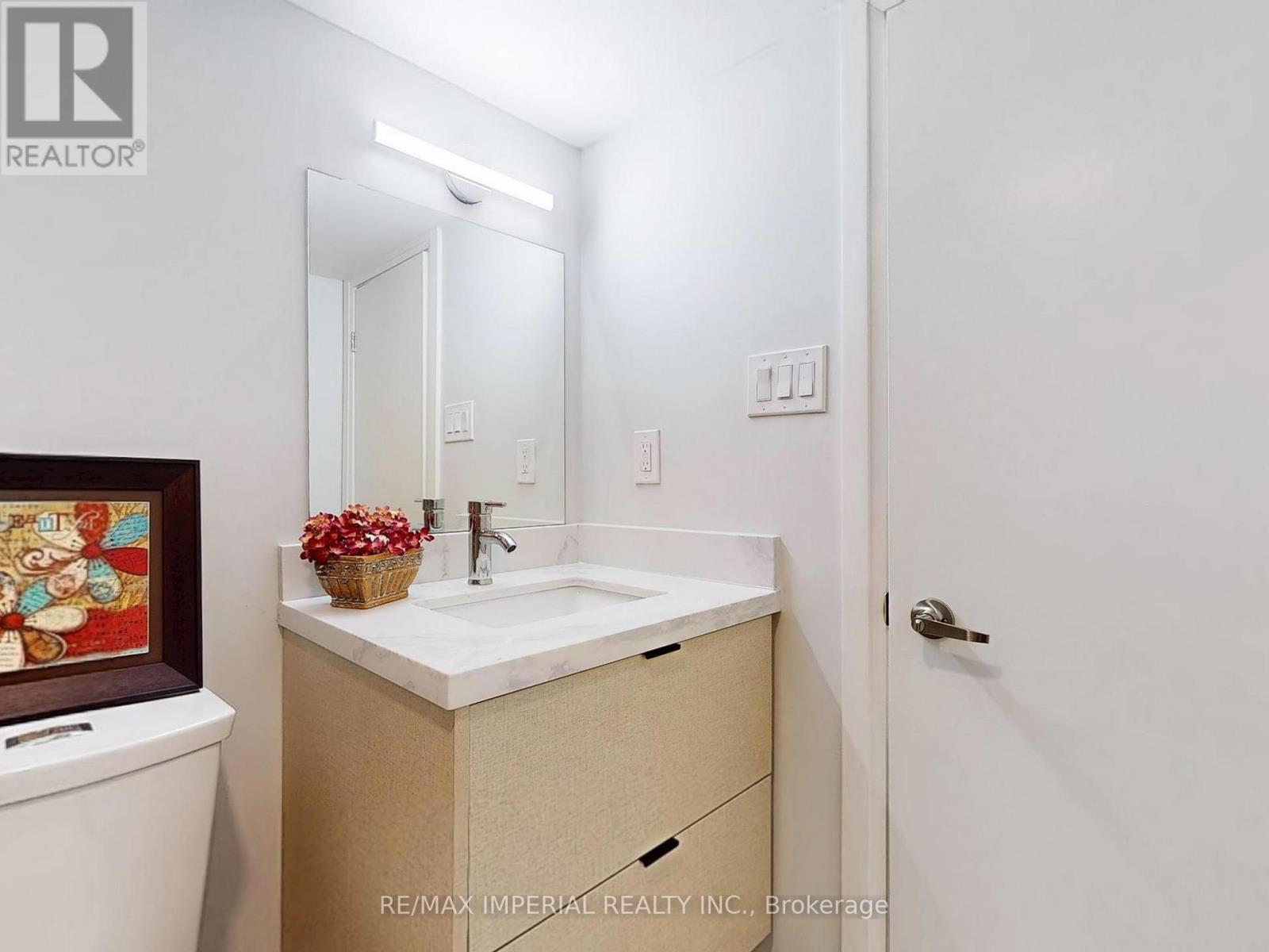 Photo 36 of 9 Lesmount Avenue, Toronto ON