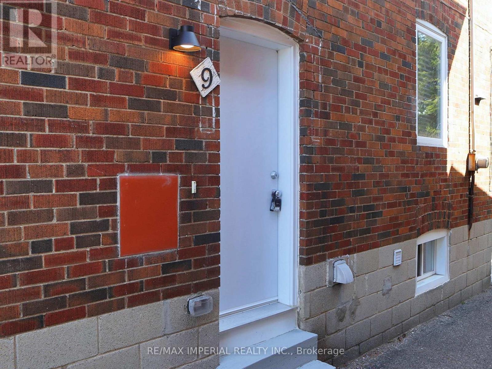Photo 43 of 9 Lesmount Avenue, Toronto ON