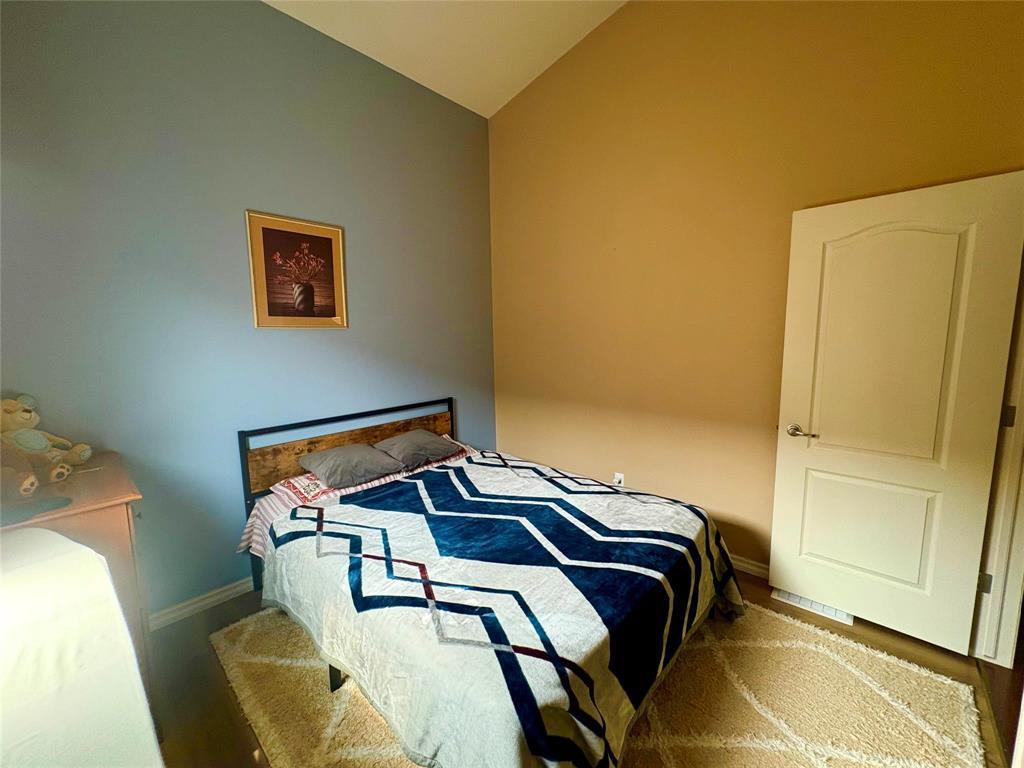 Photo 9 of 102 Filbert Crescent, Winnipeg MB