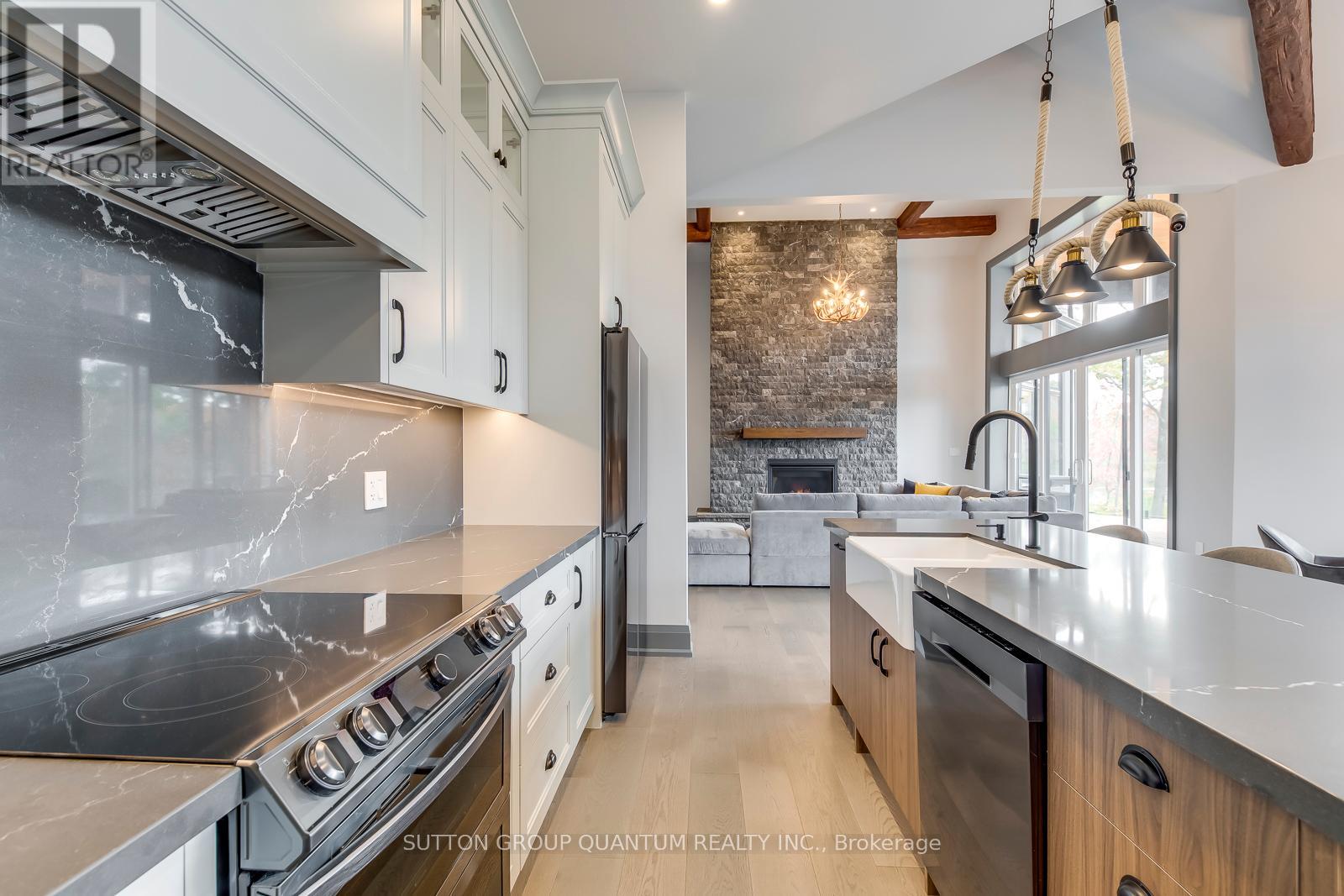 Photo 19 of 6 4805 Muskoka District 169 Road, Muskoka Lakes ON