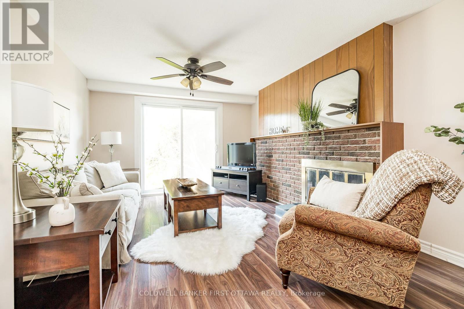 Photo 16 of 48 Downsview Crescent, Ottawa ON