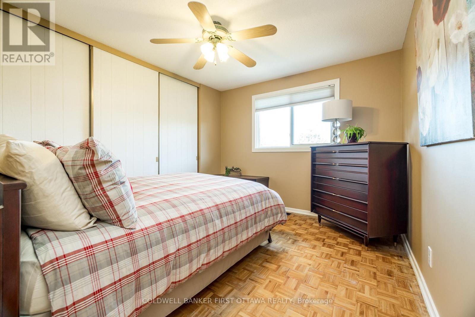 Photo 26 of 48 Downsview Crescent, Ottawa ON