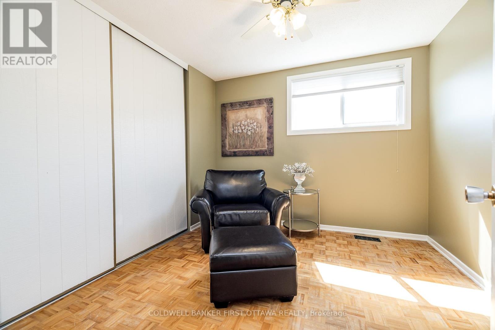 Photo 27 of 48 Downsview Crescent, Ottawa ON