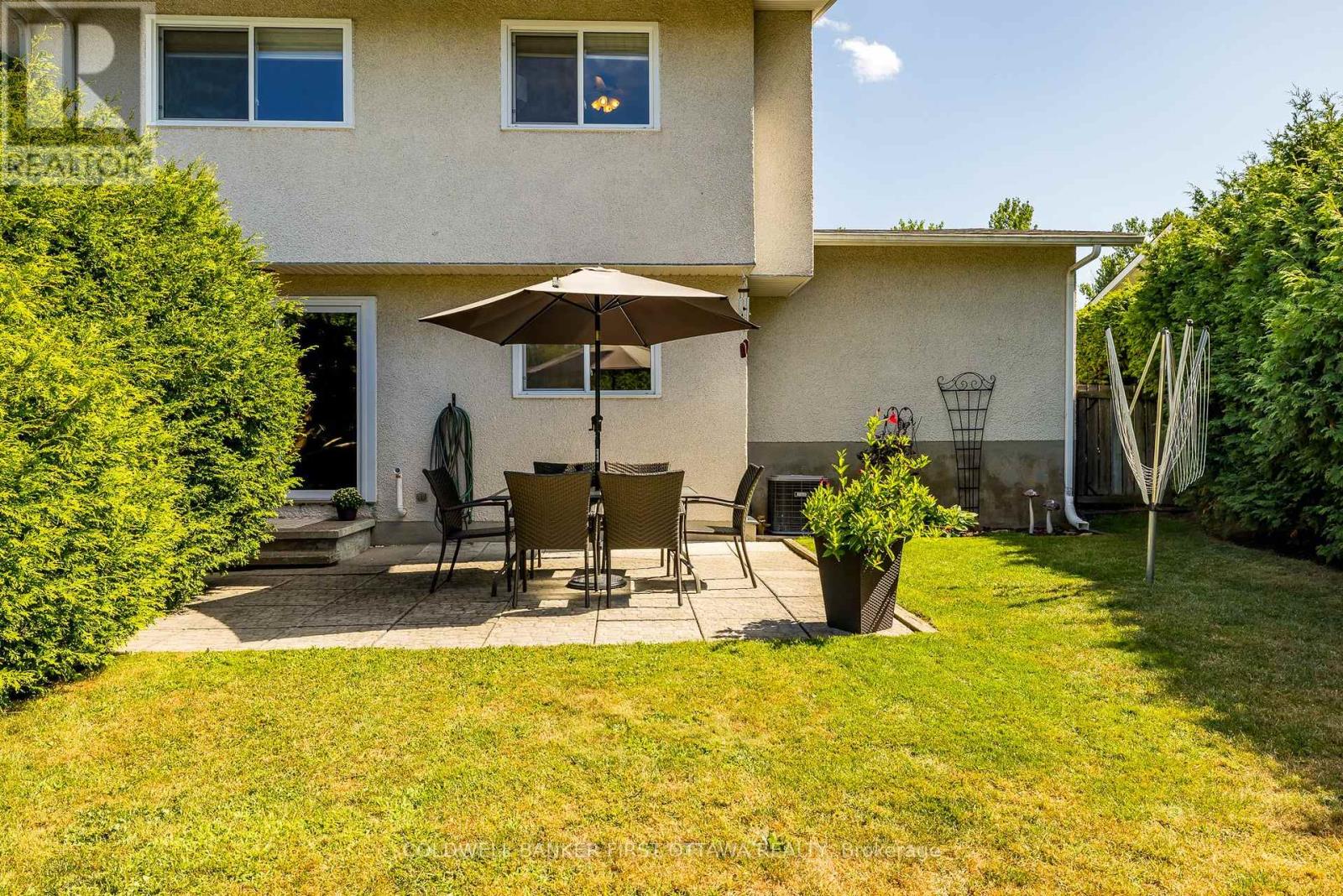 Photo 32 of 48 Downsview Crescent, Ottawa ON