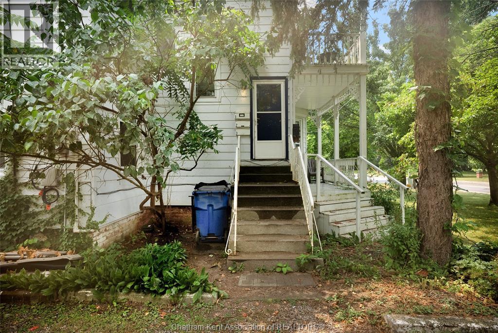 Photo 12 of 468 King Street West, Chatham ON