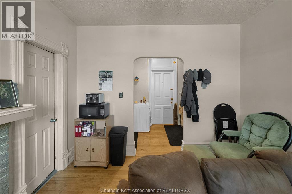 Photo 26 of 468 King Street West, Chatham ON