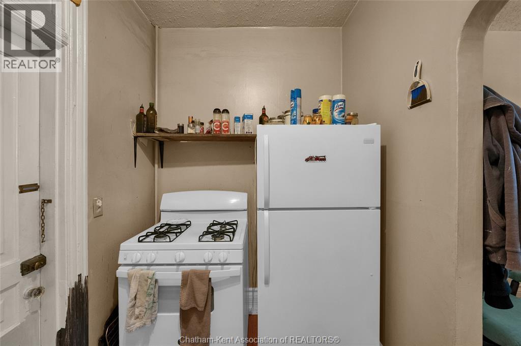 Photo 22 of 468 King Street West, Chatham ON