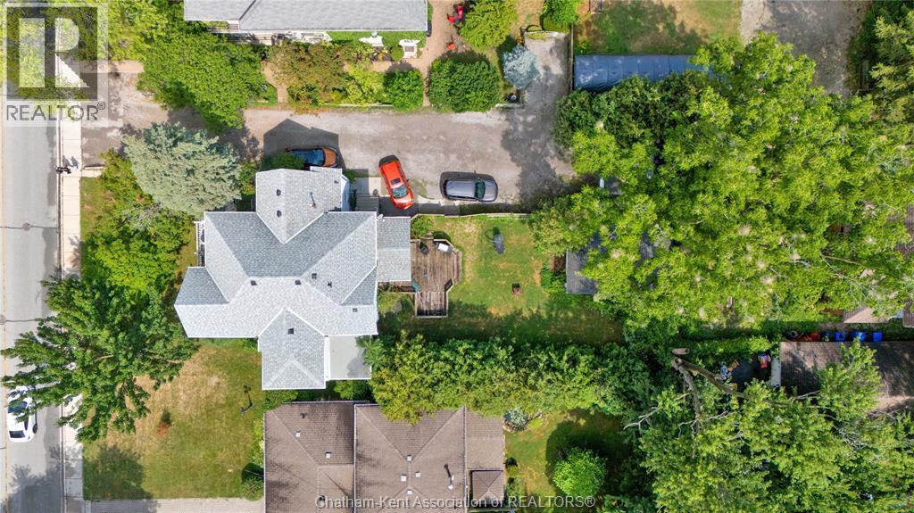 Photo 8 of 468 King Street West, Chatham ON
