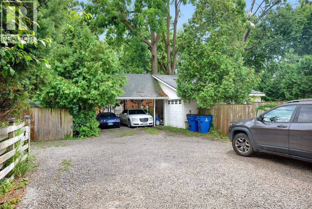 Photo 14 of 468 King Street West, Chatham ON