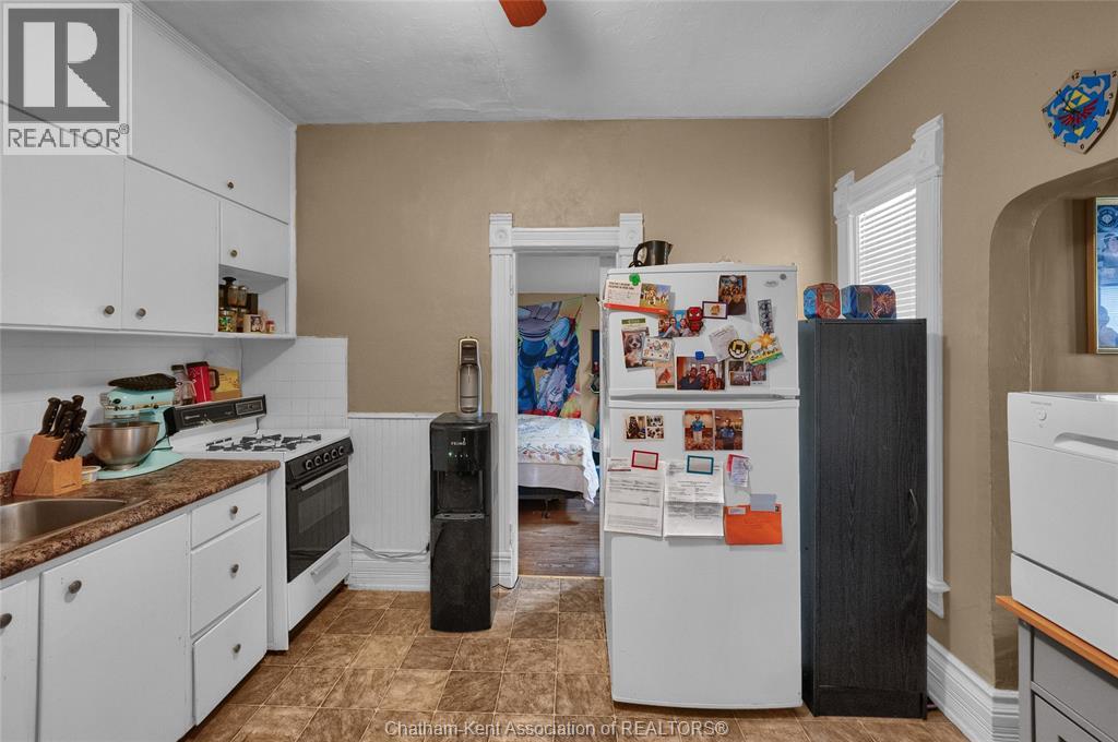 Photo 30 of 468 King Street West, Chatham ON
