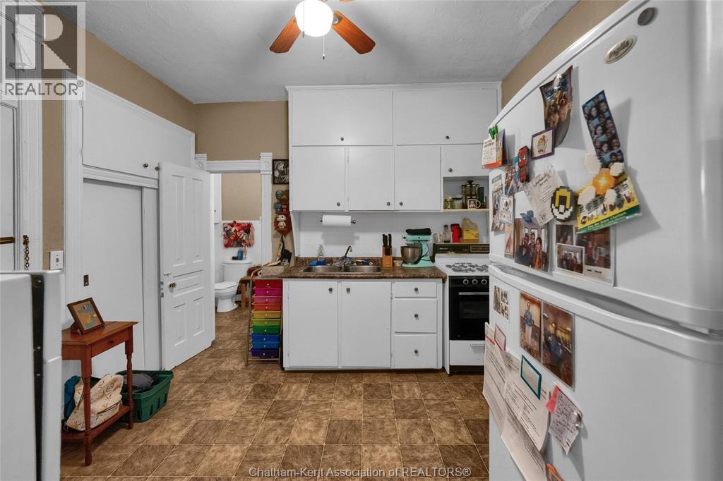 Photo 28 of 468 King Street West, Chatham ON