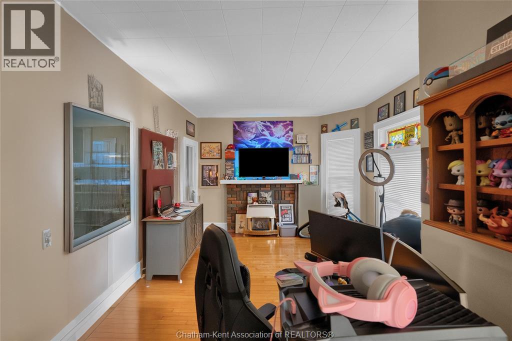 Photo 34 of 468 King Street West, Chatham ON