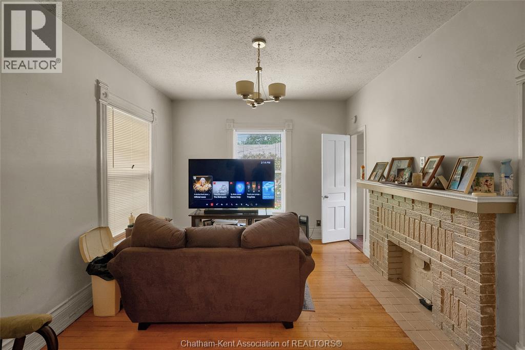 Photo 25 of 468 King Street West, Chatham ON