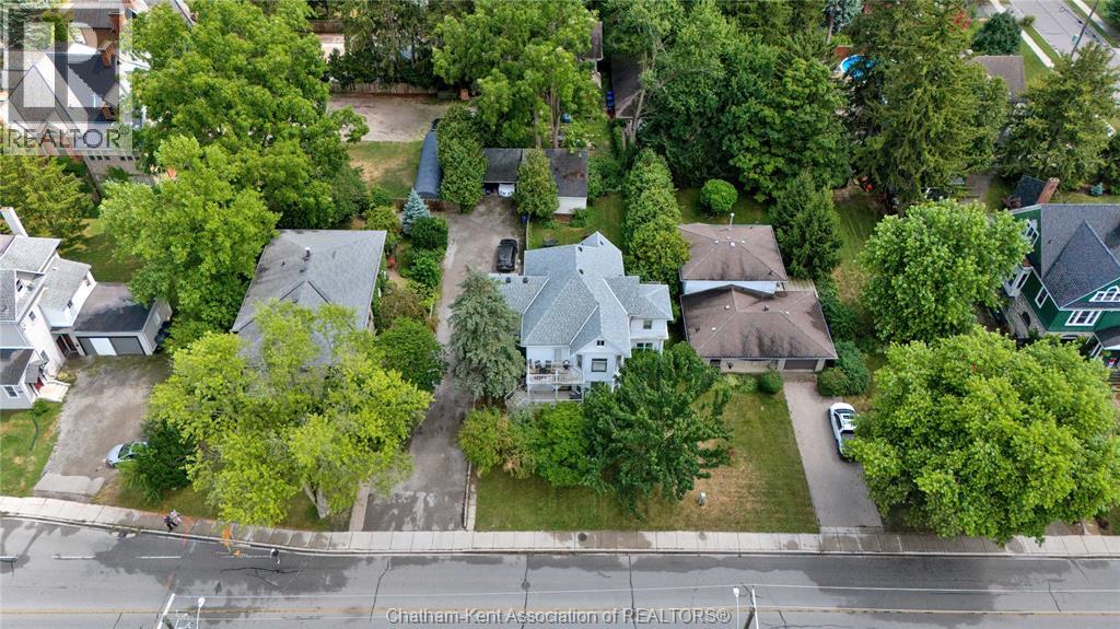 Photo 2 of 468 King Street West, Chatham ON