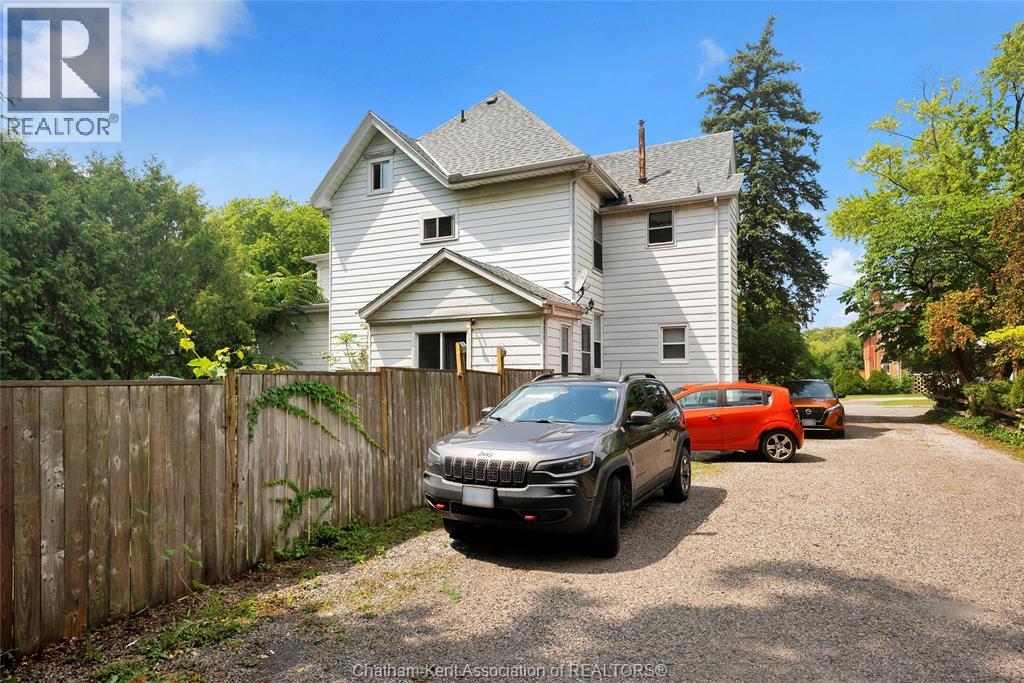 Photo 15 of 468 King Street West, Chatham ON