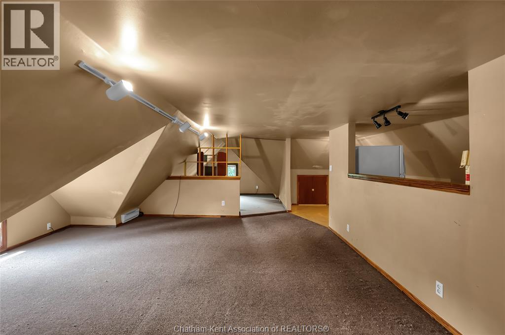 Photo 37 of 468 King Street West, Chatham ON