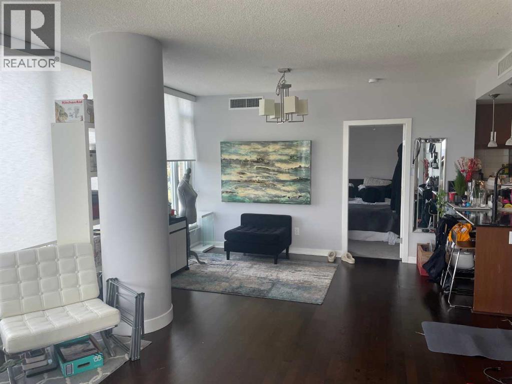 Single Family House for Sale in    Avenue SW Downtown Commercial Core Calgary 