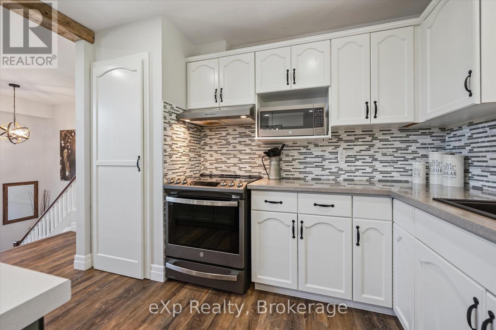 Photo 15 of 530 Watt Street, Centre Wellington ON