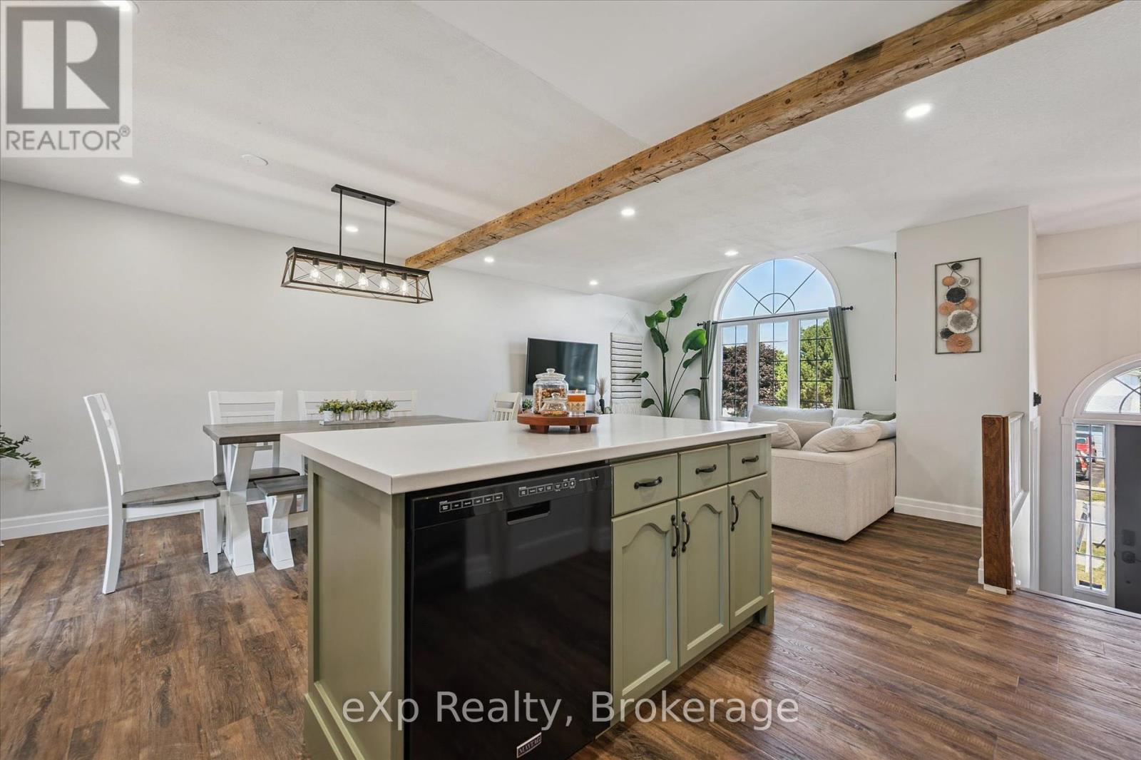 Photo 18 of 530 Watt Street, Centre Wellington ON