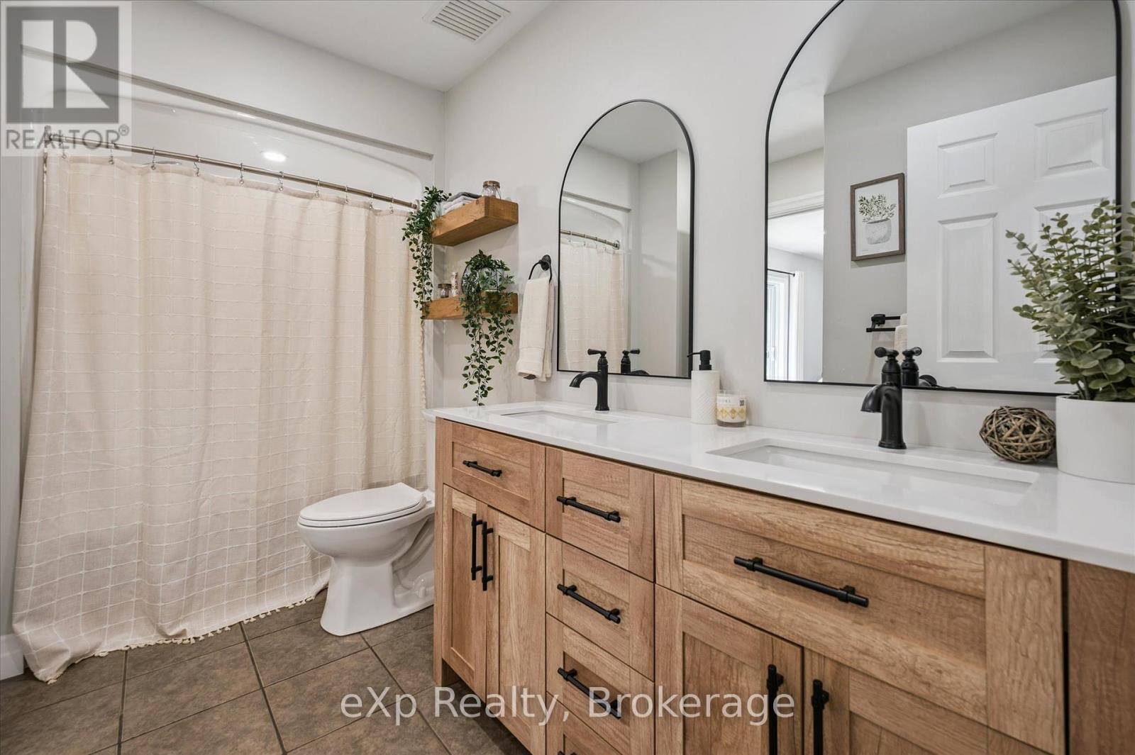 Photo 23 of 530 Watt Street, Centre Wellington ON