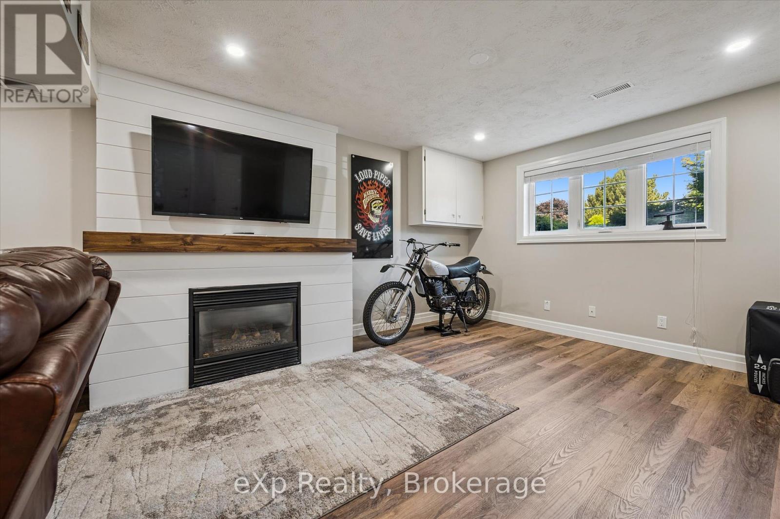 Photo 27 of 530 Watt Street, Centre Wellington ON