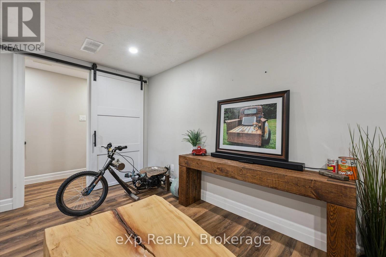 Photo 32 of 530 Watt Street, Centre Wellington ON