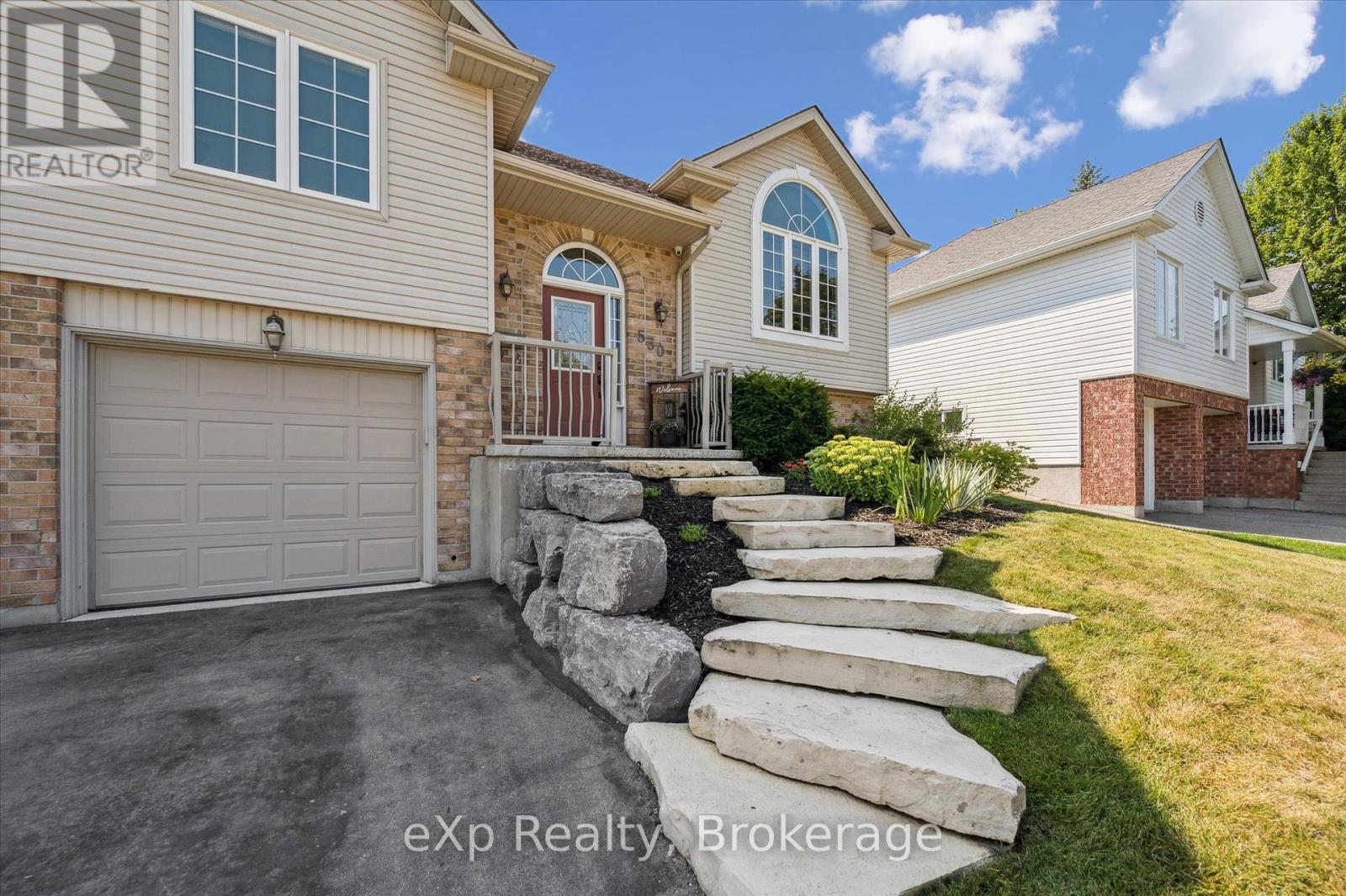 Photo 5 of 530 Watt Street, Centre Wellington ON