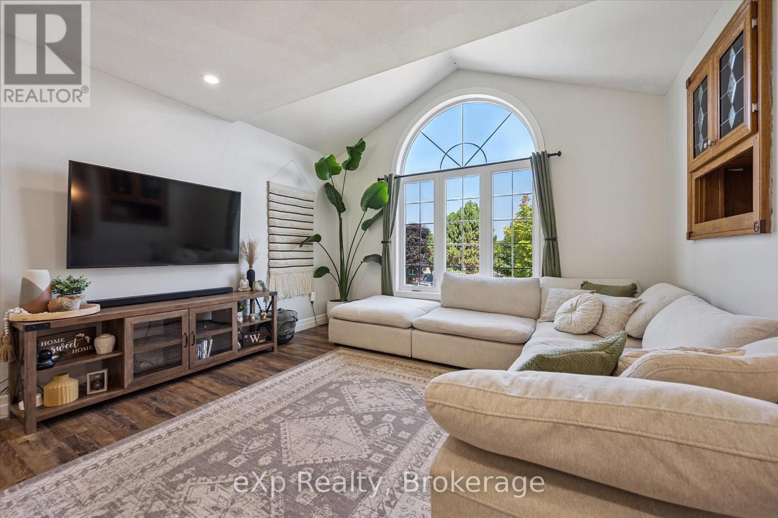 Photo 9 of 530 Watt Street, Centre Wellington ON