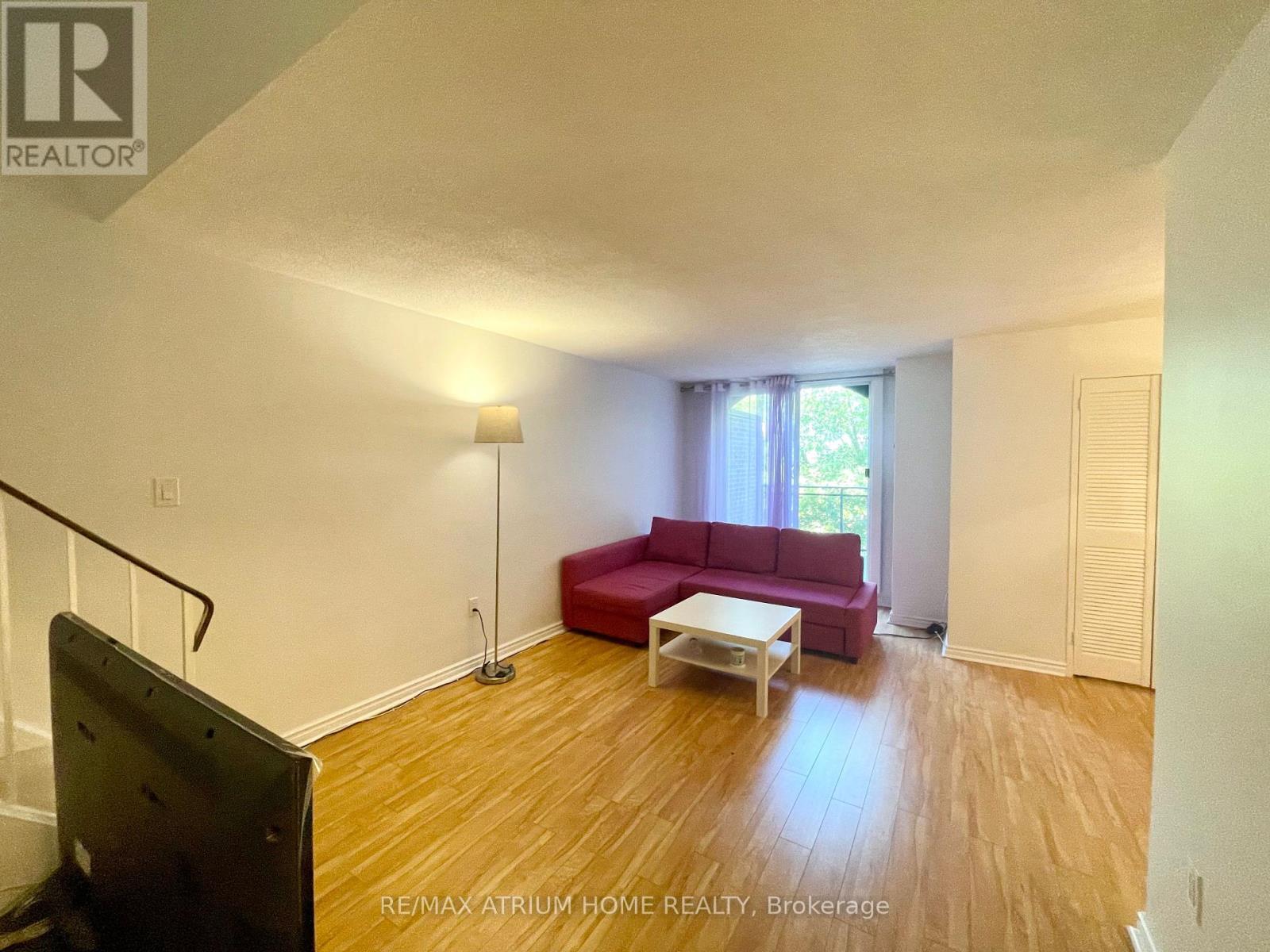 Photo 5 of 332 16 A Elgin Street, Markham ON