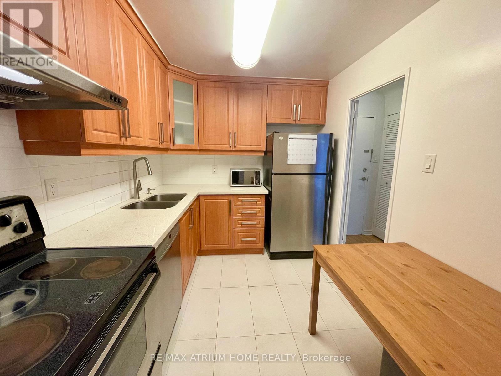 Photo 8 of 332 16 A Elgin Street, Markham ON
