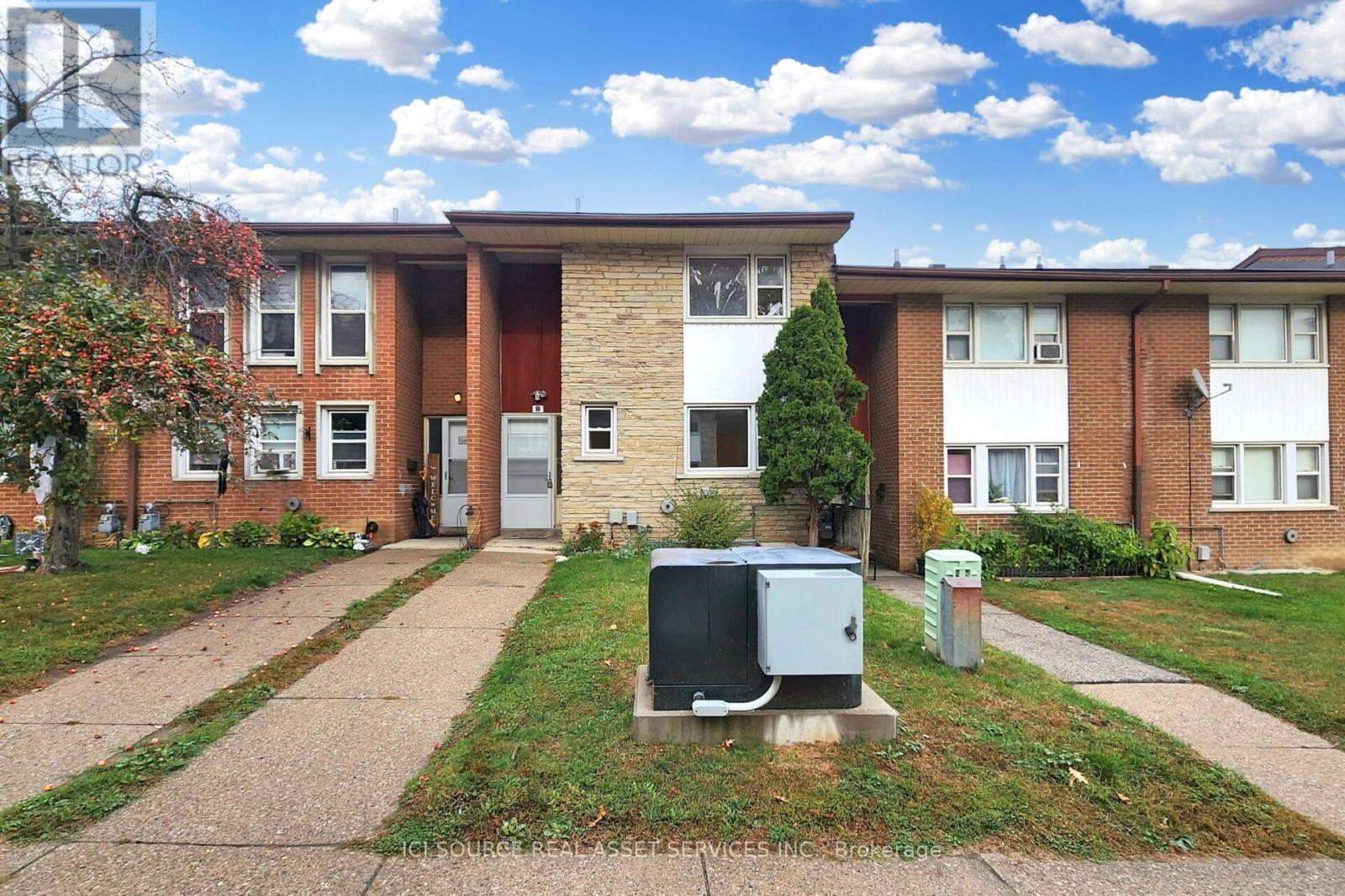 Photo 1 of 8 1370 Silver Spear Road, Mississauga ON