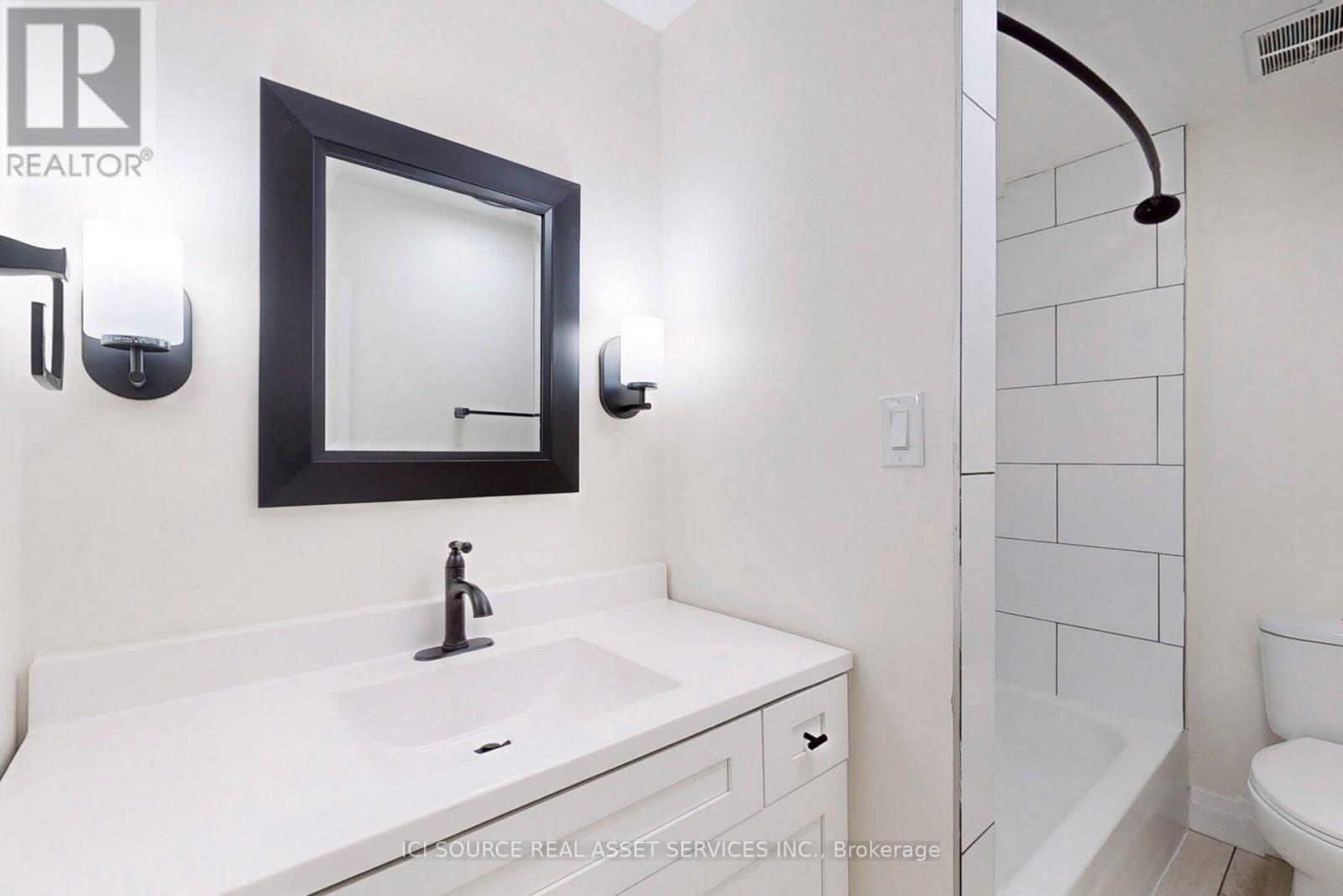 Photo 13 of 8 1370 Silver Spear Road, Mississauga ON