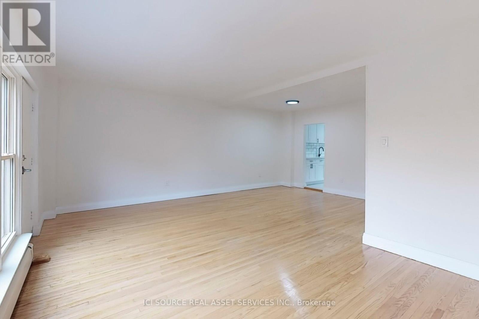Photo 2 of 8 1370 Silver Spear Road, Mississauga ON