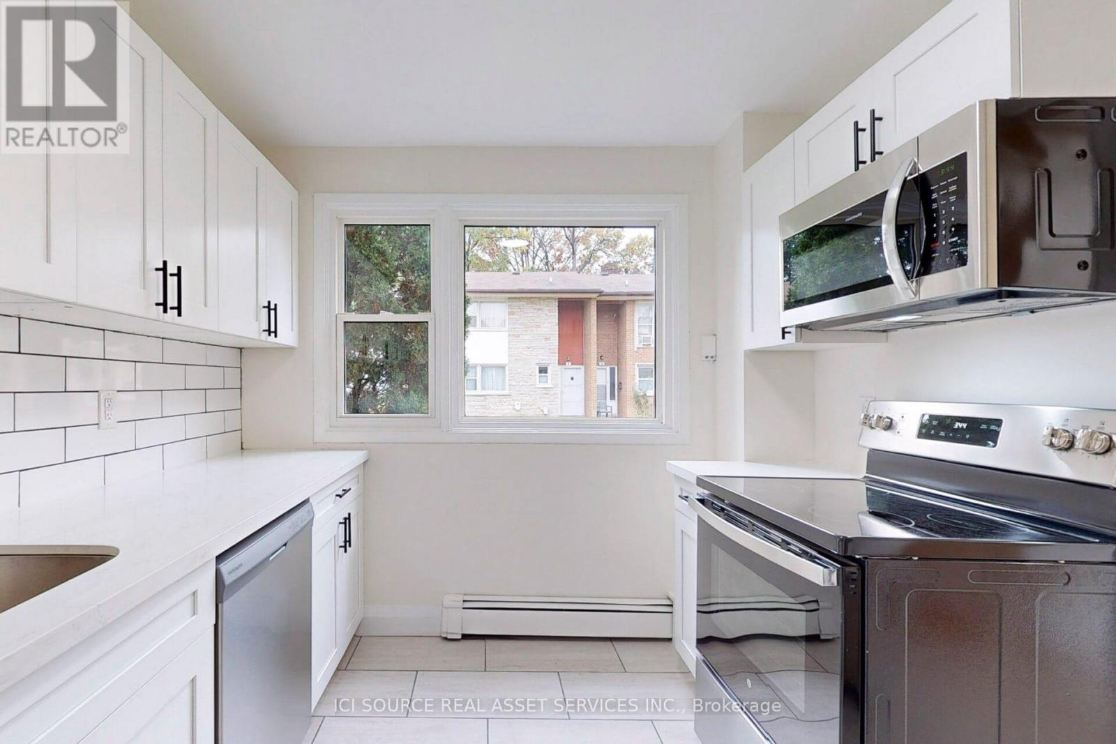 Photo 6 of 8 1370 Silver Spear Road, Mississauga ON