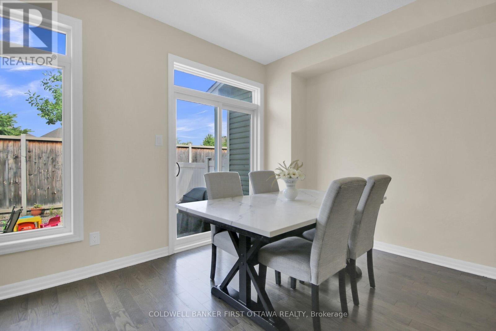 Photo 18 of 168 Hawkshaw Crescent, Ottawa ON