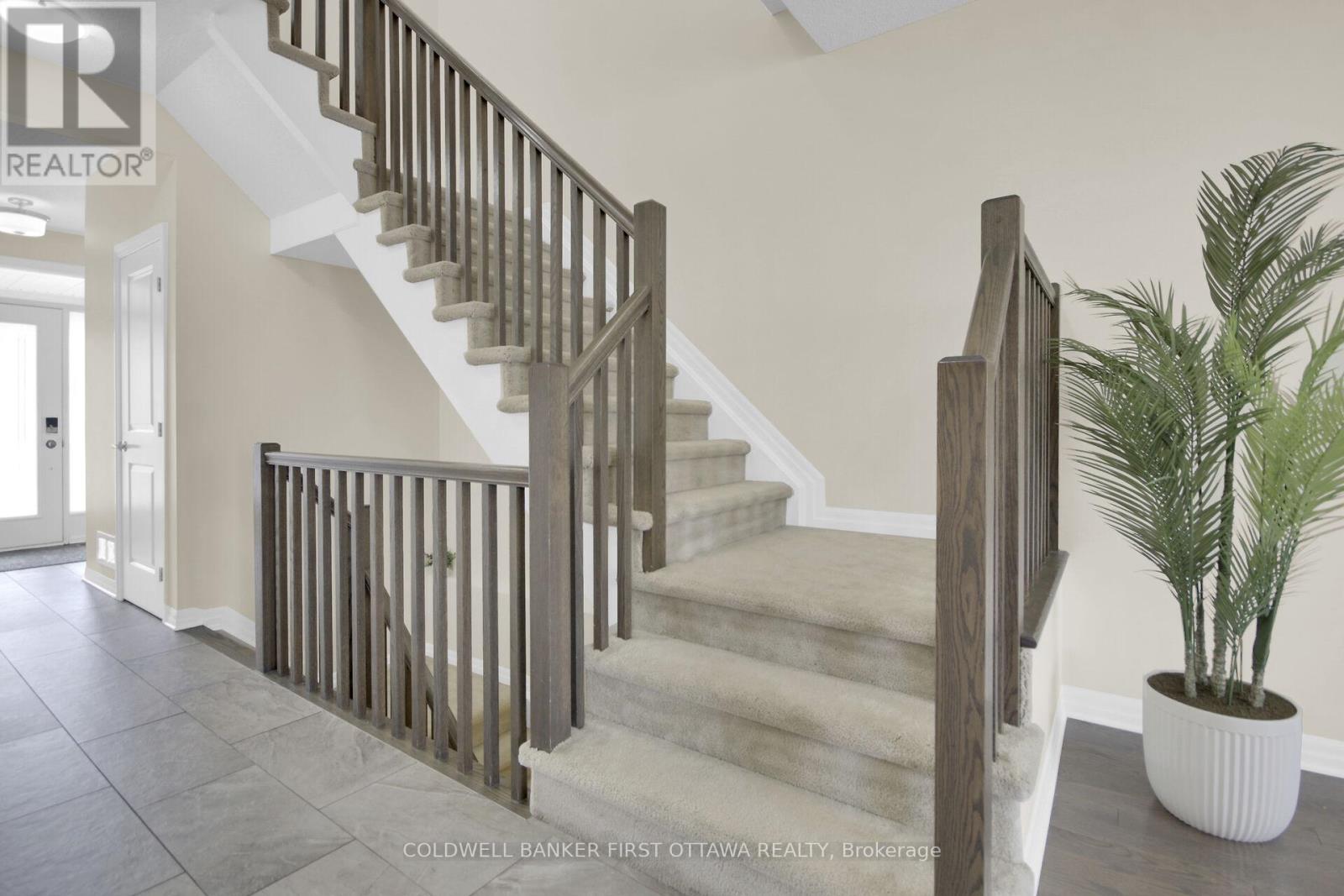 Photo 21 of 168 Hawkshaw Crescent, Ottawa ON