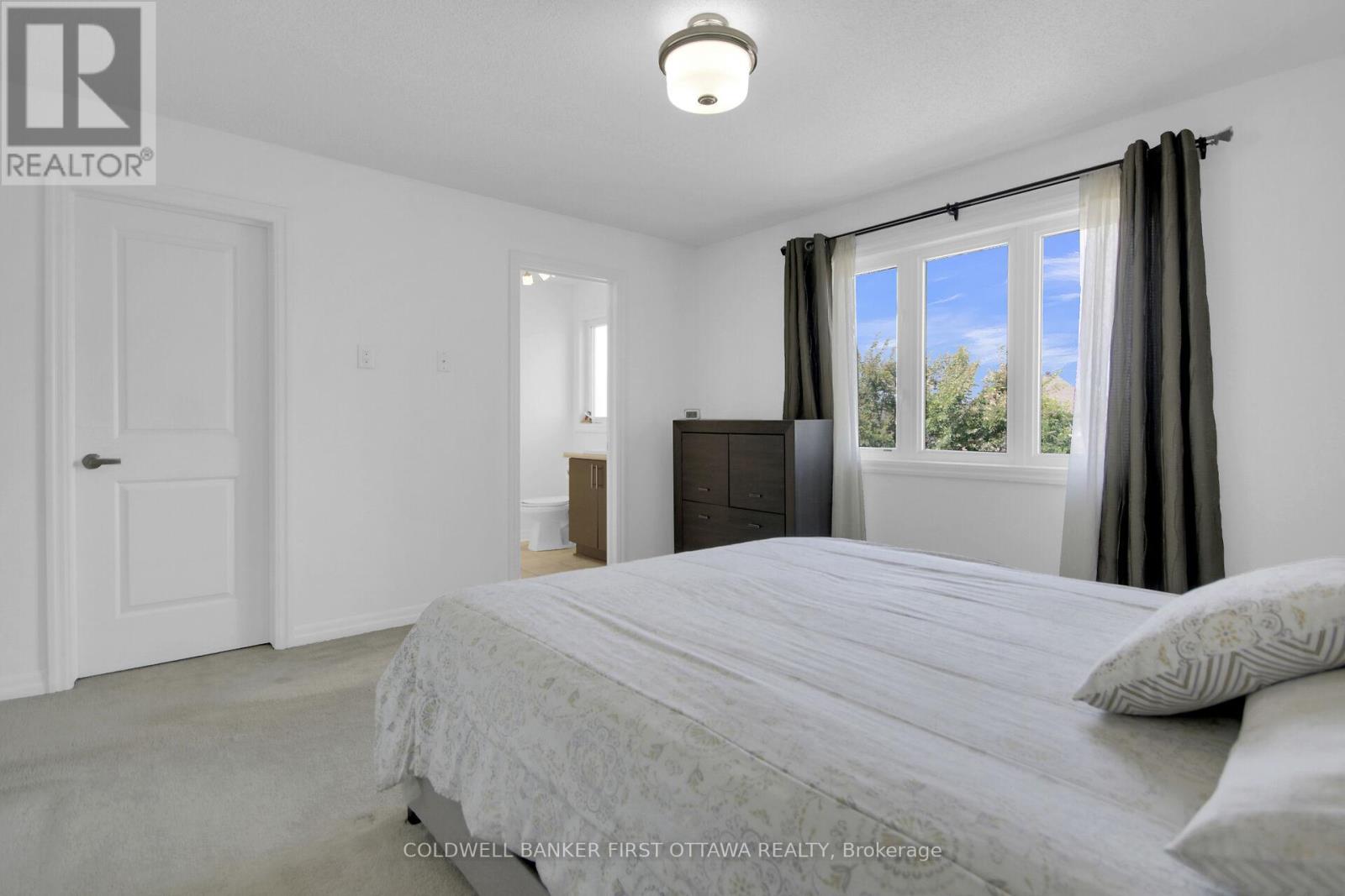Photo 26 of 168 Hawkshaw Crescent, Ottawa ON