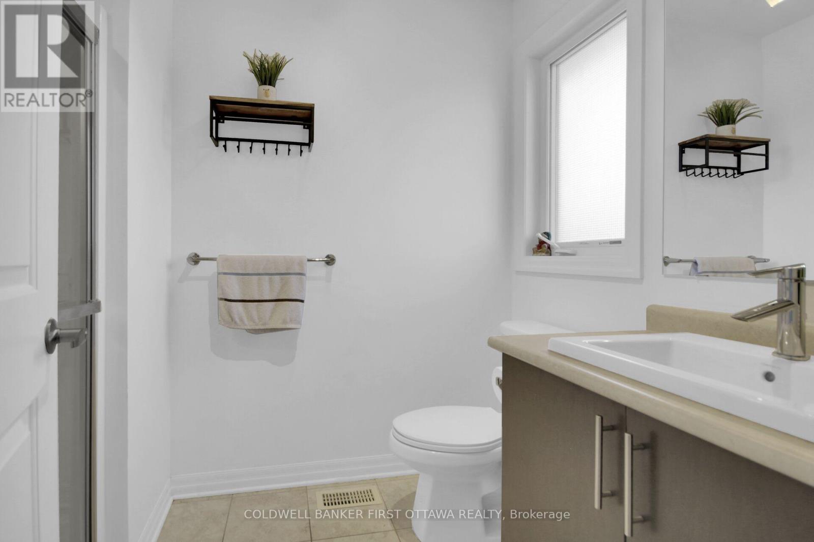Photo 27 of 168 Hawkshaw Crescent, Ottawa ON