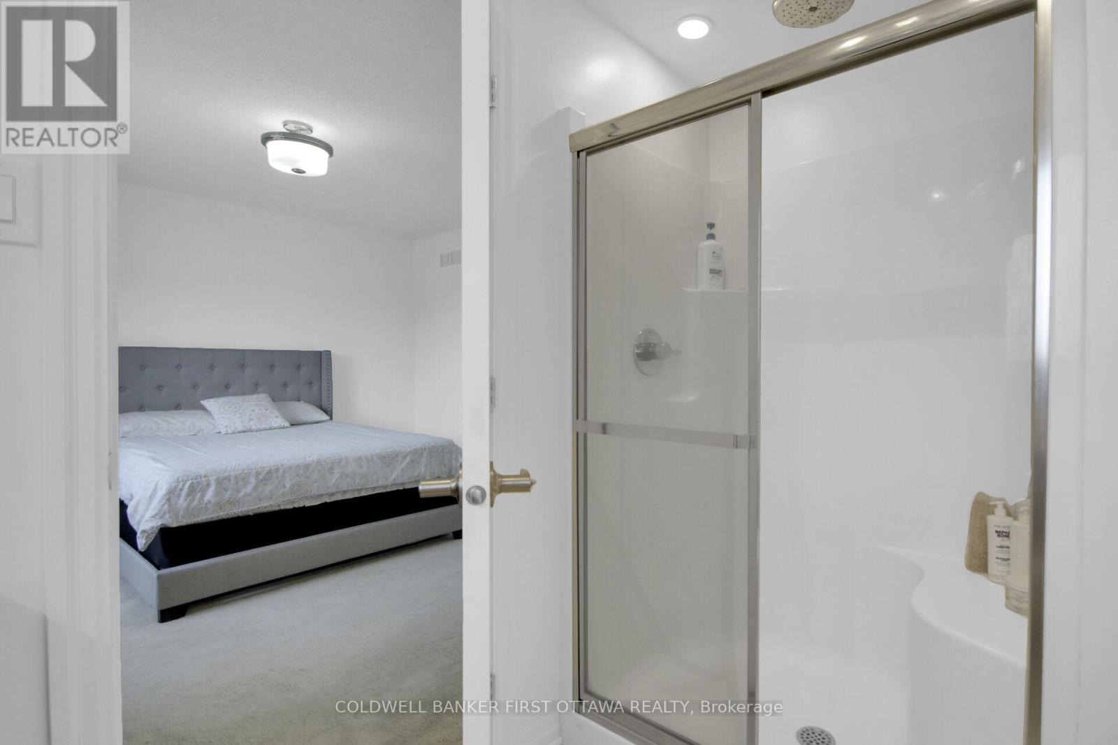 Photo 28 of 168 Hawkshaw Crescent, Ottawa ON