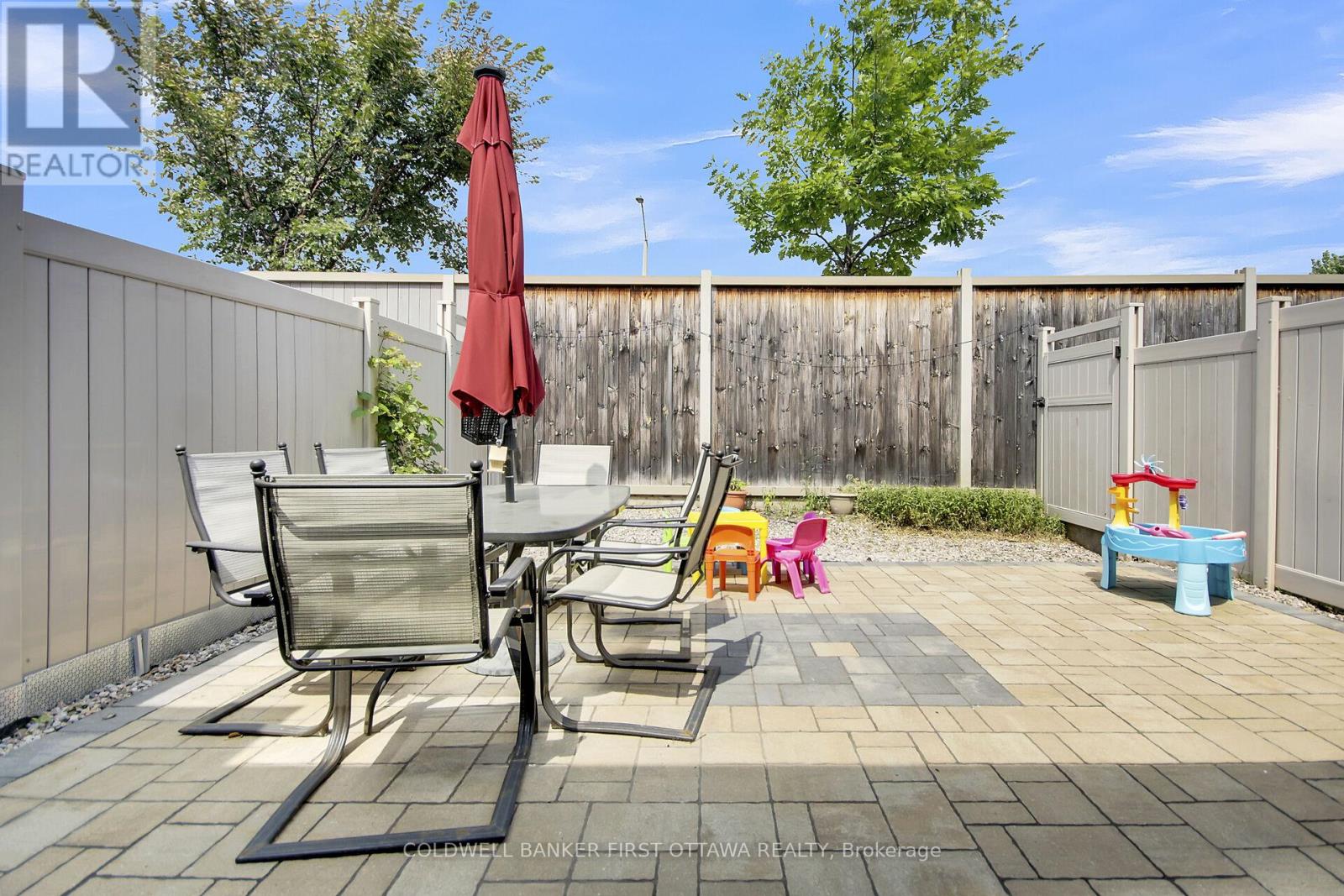 Photo 38 of 168 Hawkshaw Crescent, Ottawa ON