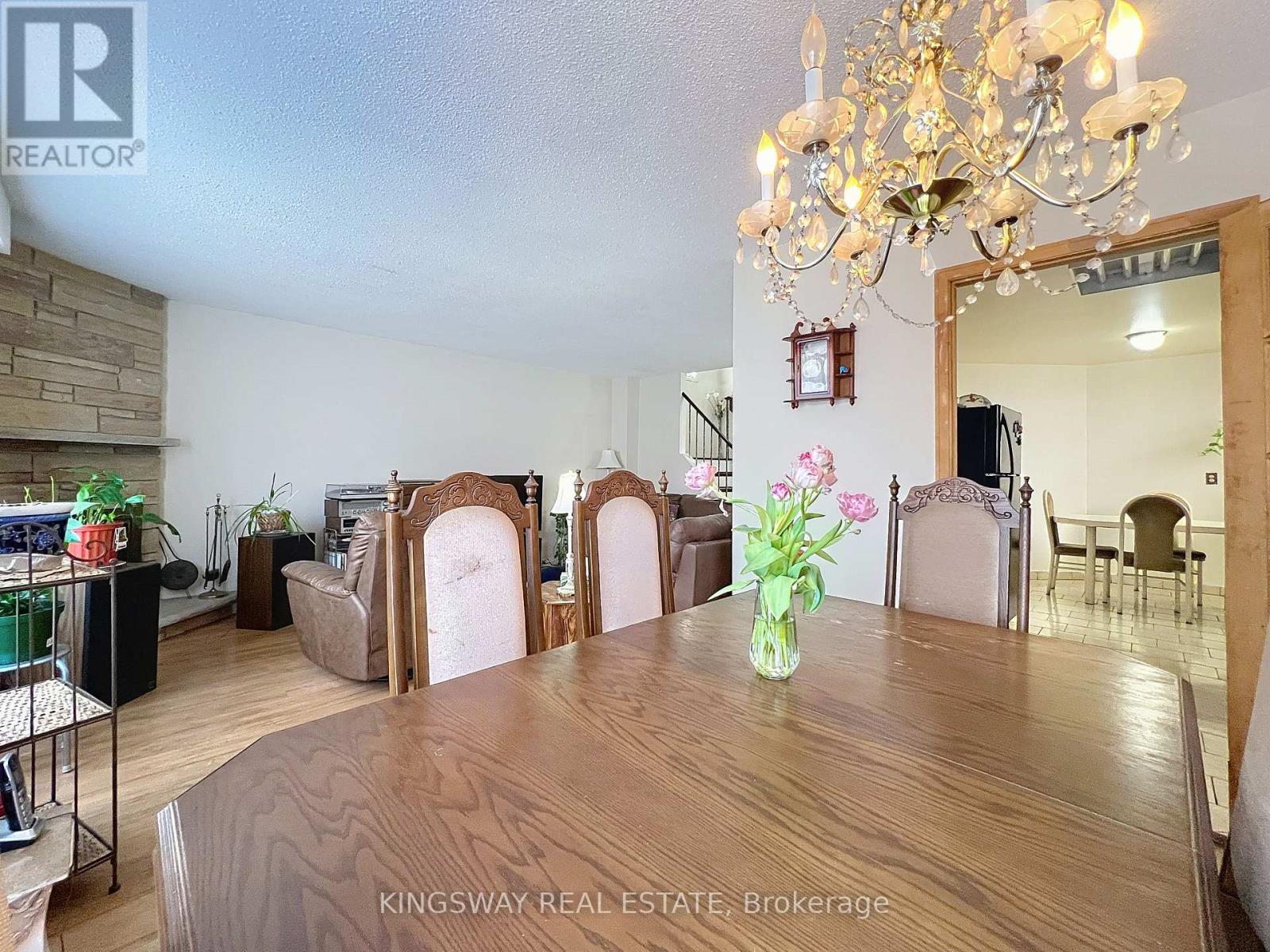 Photo 13 of 55 Copperwood Square, Toronto ON