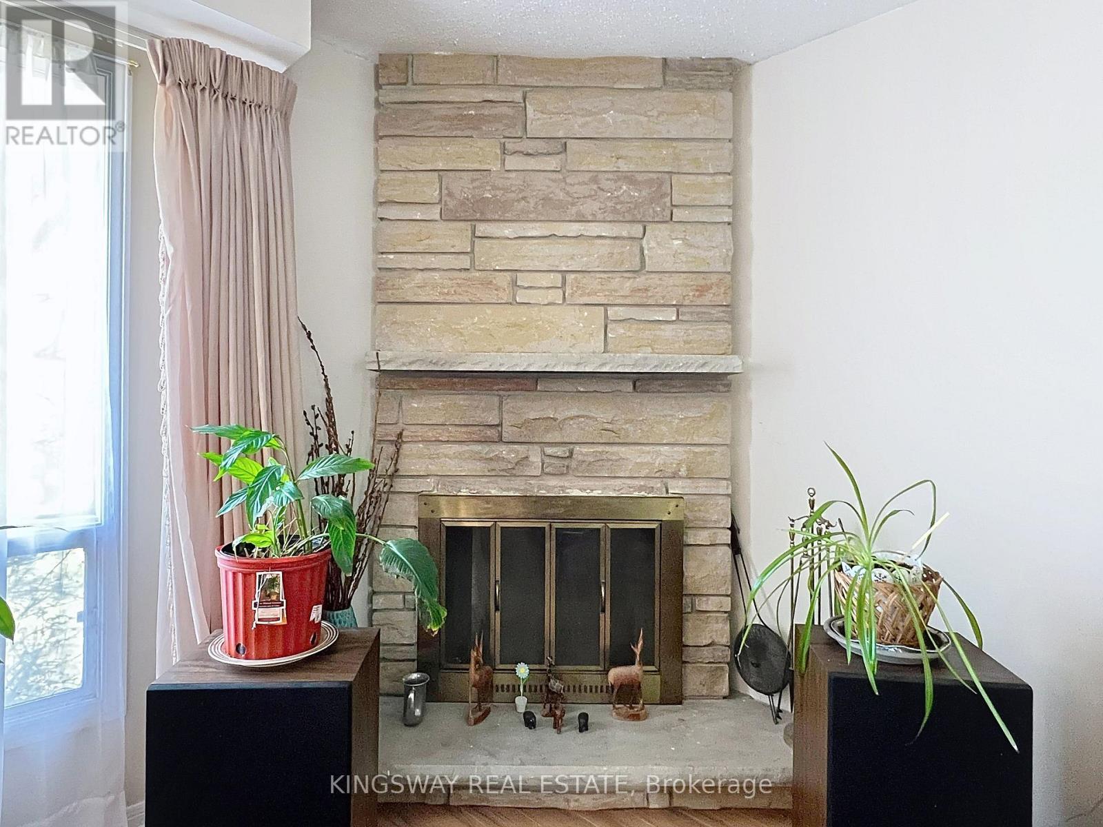 Photo 16 of 55 Copperwood Square, Toronto ON