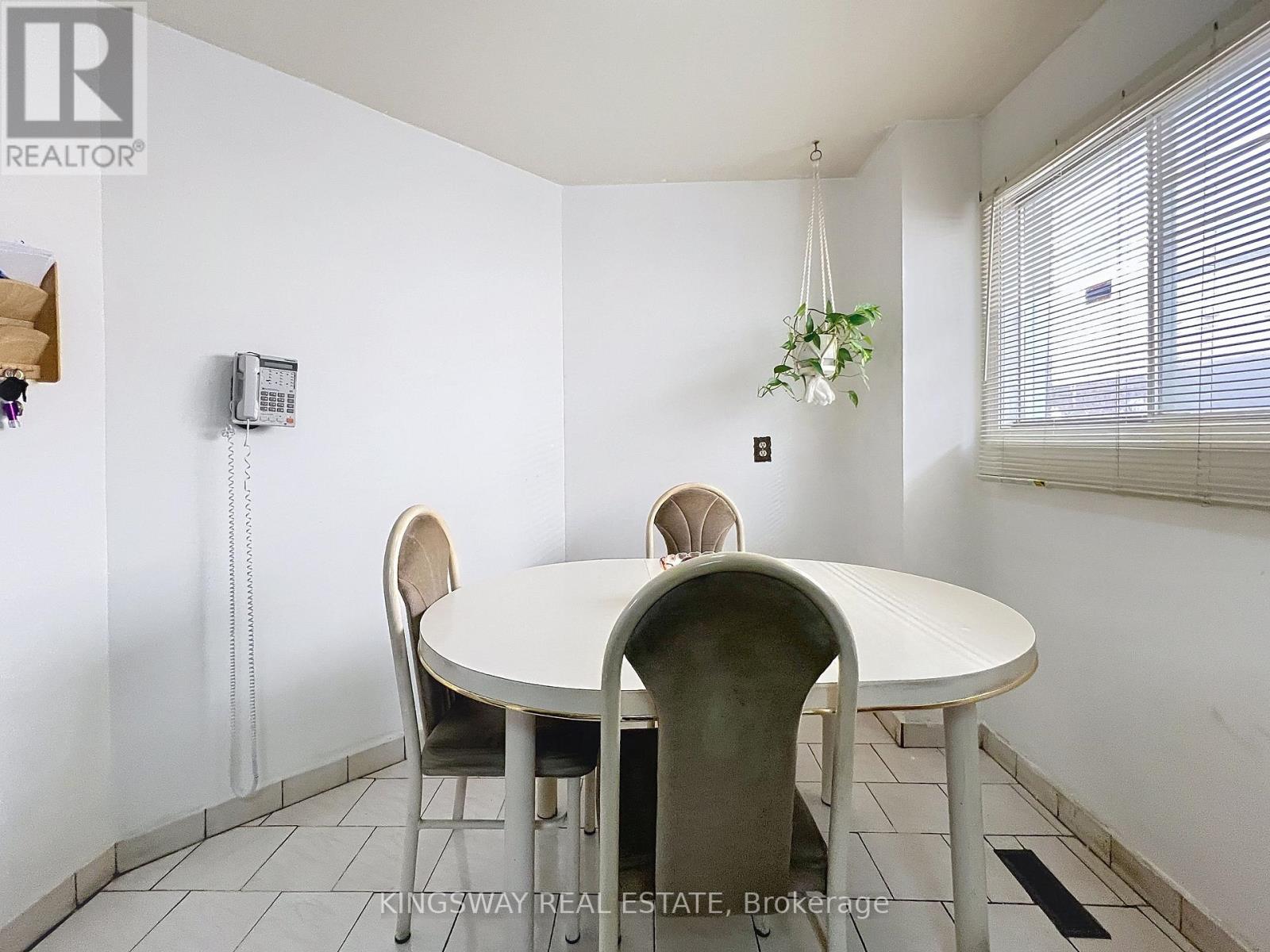 Photo 15 of 55 Copperwood Square, Toronto ON