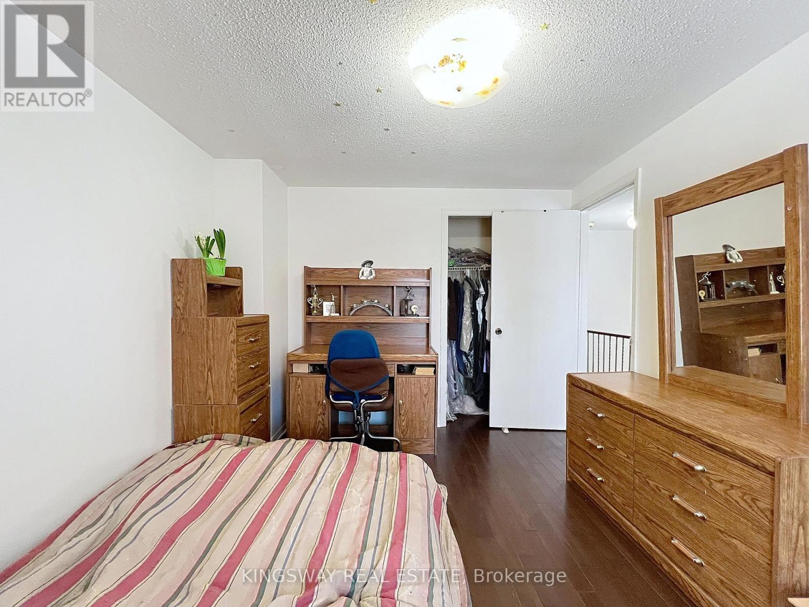 Photo 1 of 55 Copperwood Square, Toronto ON